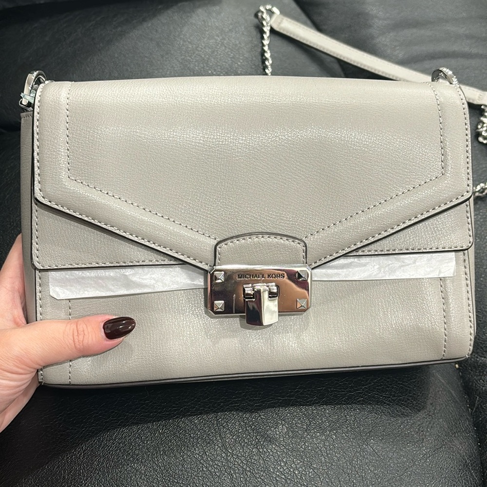 NWT! Authentic Michael Kors Kinsley pearl gray bag  !